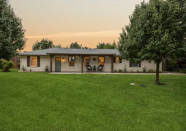 Photo 1 of Single family home for sale at 208 E 7th St, Prosper, TX 75078 | MLS# 21319505 | Listing updated on 2026-09-13
