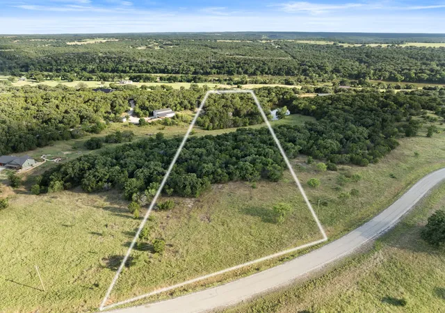 Photo 3 of Single family home for sale at 2134 River Shoals Rd, Mineral Wells, TX 76067 | MLS# 21325066 | Listing updated on 2026-09-10