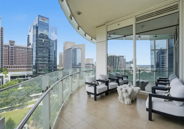 Condo for sale at 1918 Olive St #704, Dallas, TX 75201 | MLS# 21326266