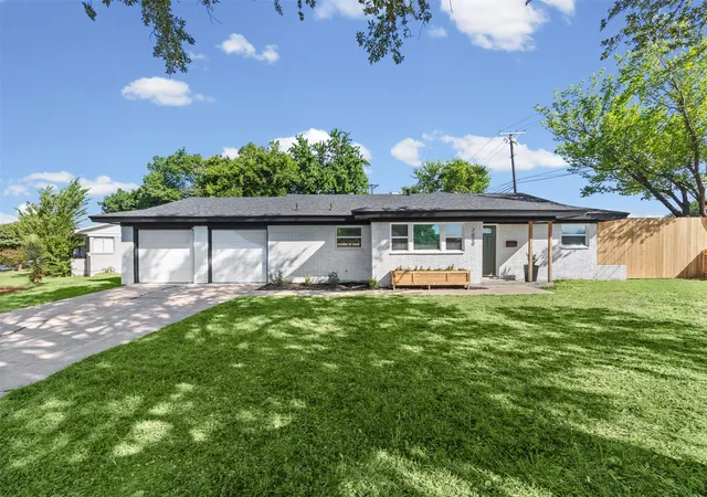 Photo 1 of Single family home for sale at 7000 Overhill Rd, Fort Worth, TX 76116 | MLS# 21328726 | Listing updated on 2026-09-11