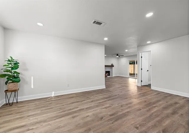 Photo 2 of Single family home for sale at 7000 Overhill Rd, Fort Worth, TX 76116 | MLS# 21328726 | Listing updated on 2026-09-11