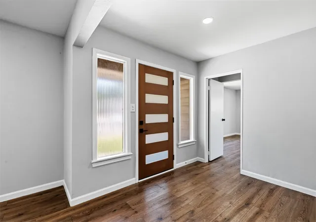 Photo 3 of Single family home for sale at 1170 W Frey St, Stephenville, TX 76401 | MLS# 21327459 | Listing updated on 2026-09-18