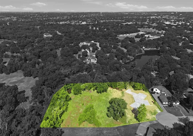 Photo 1 of Land for sale at 1214 Oakwood Trl, Southlake, TX 76092 | MLS# 21329371 | Listing updated on 2026-09-08