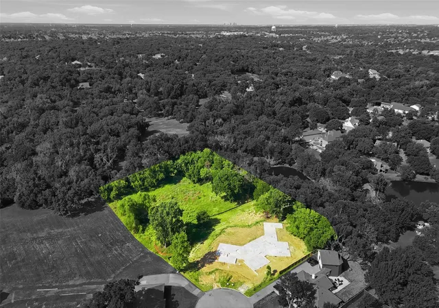 Photo 2 of Land for sale at 1214 Oakwood Trl, Southlake, TX 76092 | MLS# 21329371 | Listing updated on 2026-09-08