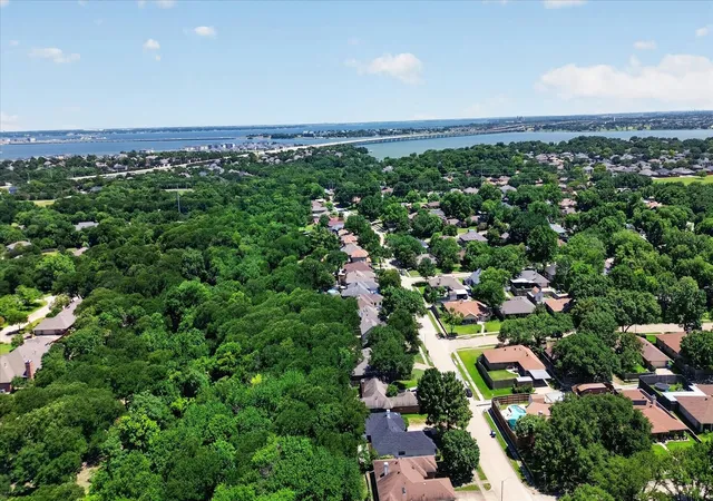 Photo 2 of Sale Pending at 3913 Scott Dr, Rowlett, TX 75088 | MLS# 21329588 | Listing updated on 2026-07-28