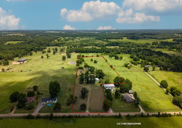 Photo 3 of House for sale at 1053 Vz County Road 4206, Athens, TX 75752 | MLS# 21328842 | Listing updated on 2026-09-10