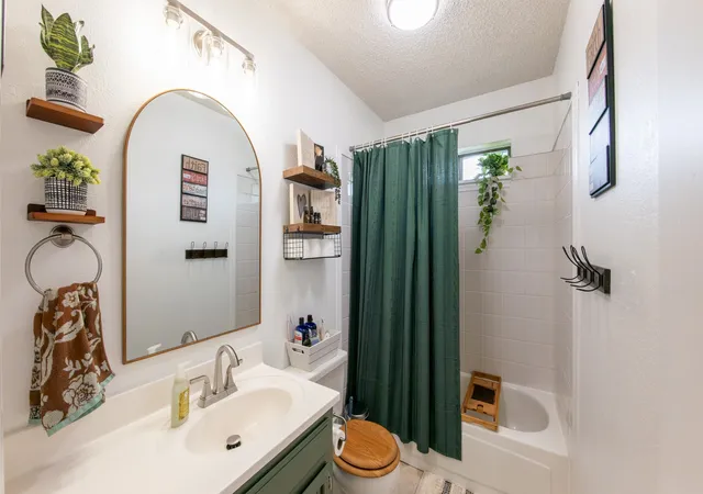 Photo 3 of Single family home for sale at 109 S Shaw St, Whitewright, TX 75491 | MLS# 21328653 | Listing updated on 2026-09-11