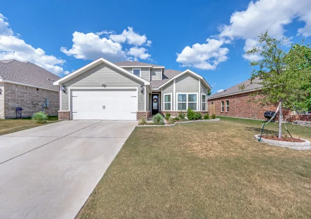 Photo 1 of Single family home for sale at 340 Southaven Blvd, Hutchins, TX 75141 | MLS# 21329761 | Listing updated on 2026-10-22