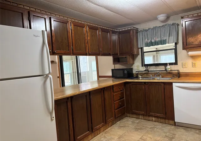 Photo 2 of Sale Pending at 6955 Alvin York Ln, Shreveport, LA 71107 | MLS# 21329223 | Listing updated on 2026-09-09