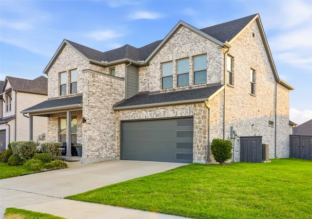 Photo 3 of Single family home for sale at 6717 Aster Dr, Venus, TX 76084 | MLS# 21328474 | Listing updated on 2026-09-09