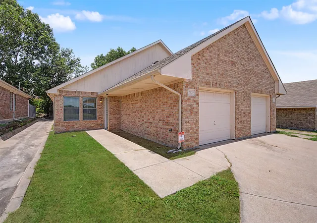Photo 3 of Multi family home for sale at 3124 Cherry Ln, Fort Worth, TX 76116 | MLS# 21329758 | Listing updated on 2026-09-08
