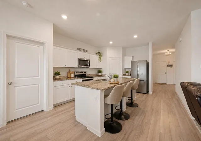 Photo 3 of Single family home for sale at 8 Glen Crossings Rd, Fort Worth, TX 76134 | MLS# 21329522 | Listing updated on 2026-09-14