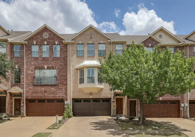 Photo 2 of Townhouse for sale at 1429 Fox Run Dr, Irving, TX 75063 | MLS# 21326608 | Listing updated on 2026-09-11