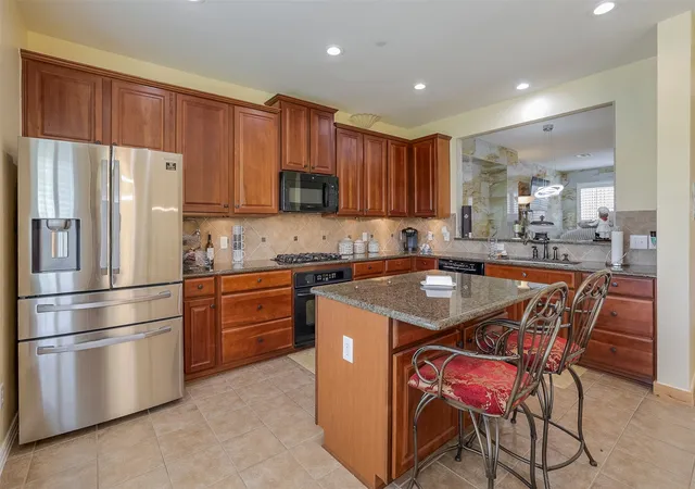 Photo 3 of Townhouse for sale at 1429 Fox Run Dr, Irving, TX 75063 | MLS# 21326608 | Listing updated on 2026-09-11