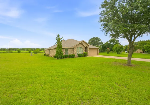 Photo 2 of Single family home for sale at 172 County Road 449, De Leon, TX 76444 | MLS# 21321787 | Listing updated on 2026-09-13