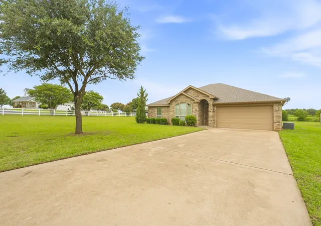 Photo 3 of Single family home for sale at 172 County Road 449, De Leon, TX 76444 | MLS# 21321787 | Listing updated on 2026-09-13