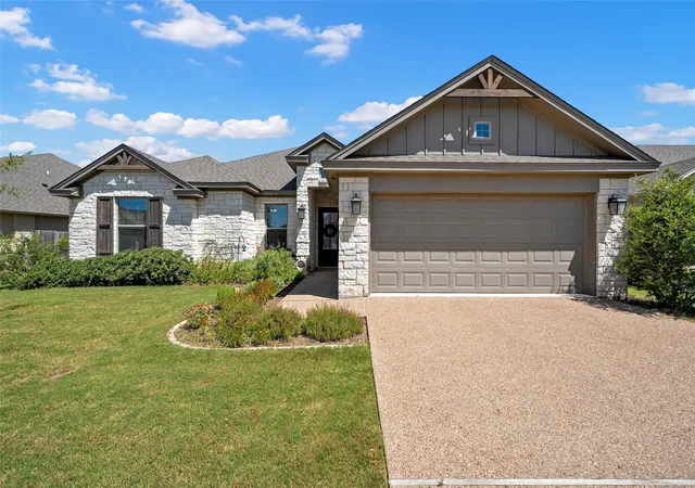 Photo 1 of Single family home for sale at 10025 Wildberry Dr, Woodway, TX 76712 | MLS# 21329444 | Listing updated on 2026-09-13