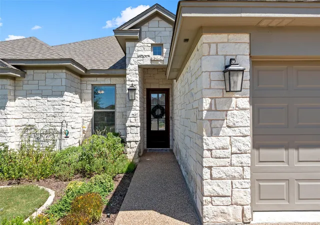 Photo 3 of Single family home for sale at 10025 Wildberry Dr, Woodway, TX 76712 | MLS# 21329444 | Listing updated on 2026-09-13