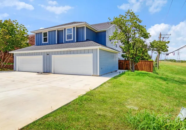 Photo 2 of Single family home for sale at 6223 Post Oak Ter, Fort Worth, TX 76112 | MLS# 21314495 | Listing updated on 2026-08-01