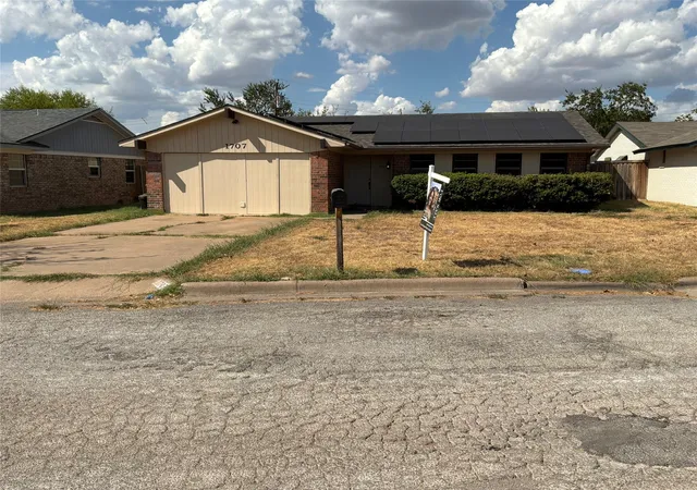 Photo 3 of Single family home for sale at 1707 15th St, Mineral Wells, TX 76067 | MLS# 21330182 | Listing updated on 2026-09-14