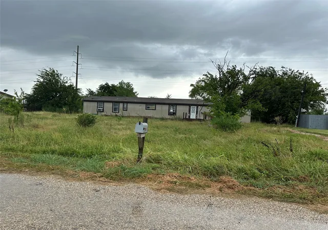 Photo 2 of Sale Pending at 3113 Clydesdale Ln, Alvarado, TX 76009 | MLS# 21330202 | Listing updated on 2026-09-10