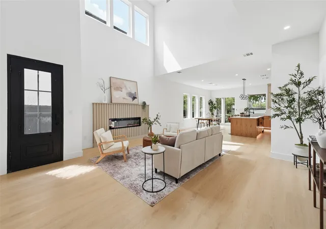 Photo 3 of Single family home for sale at 1825 Pollard St, Dallas, TX 75208 | MLS# 21330264 | Listing updated on 2026-09-14