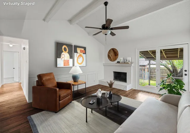 Photo 2 of Sale Pending at 1915 Westover Ct, Arlington, TX 76015 | MLS# 21330334 | Listing updated on 2026-09-11