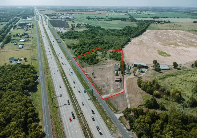 Photo 1 of Land for sale at 7110 S Interstate 45 Service Rd, Ennis, TX 75119 | MLS# 21330358 | Listing updated on 2026-07-30