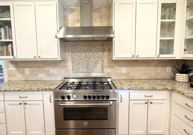 Photo 3 of Sale Pending at 6343 Del Norte Ln, Dallas, TX 75225 | MLS# 21329171 | Listing updated on 2026-09-08