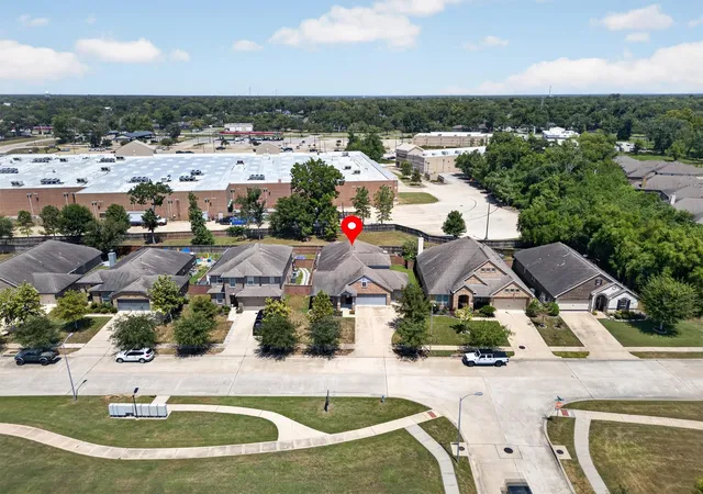 Photo 2 of Single family home for sale at 114 Woodridge Xing, Clute, TX 77531 | MLS# 21329344 | Listing updated on 2026-09-08
