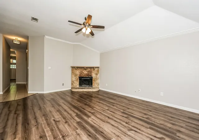 Photo 4 of Single family home for sale at 207 Rawhide St, Waxahachie, TX 75165 | MLS# 21329586 | Listing updated on 2026-09-28