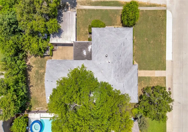 Photo 2 of Single family home for sale at 311 S Dooley St, Grapevine, TX 76051 | MLS# 21327470 | Listing updated on 2026-09-18
