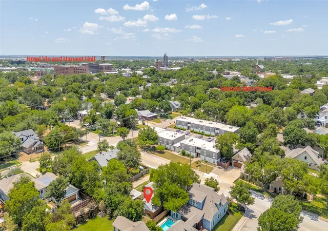 Photo 4 of Single family home for sale at 311 S Dooley St, Grapevine, TX 76051 | MLS# 21327470 | Listing updated on 2026-09-18