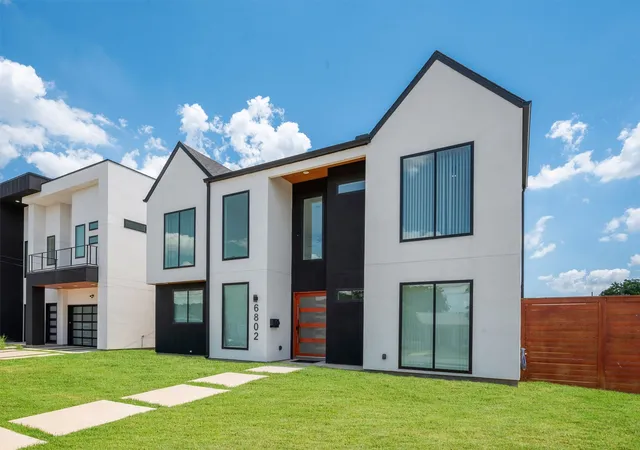 Photo 2 of Single family home for sale at 6802 Lockheed Ave, Dallas, TX 75209 | MLS# 21329451 | Listing updated on 2026-09-09