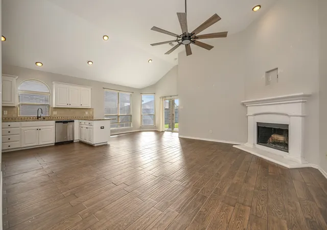 Photo 3 of Single family home for sale at 545 Wild Ivy Trl, Haslet, TX 76052 | MLS# 21329358 | Listing updated on 2026-09-15