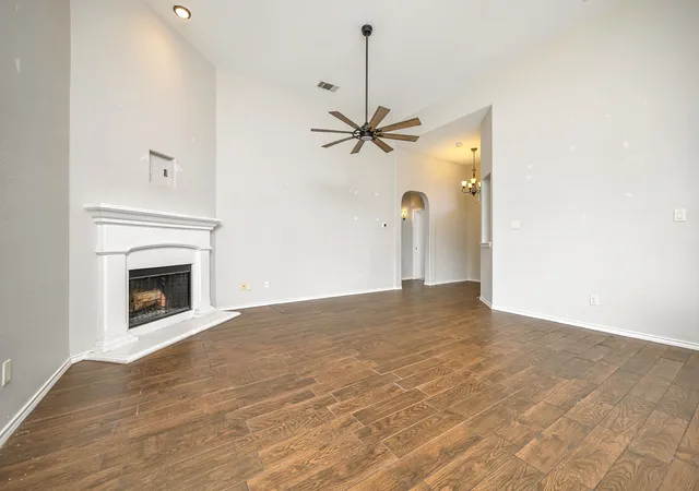 Photo 4 of Single family home for sale at 545 Wild Ivy Trl, Haslet, TX 76052 | MLS# 21329358 | Listing updated on 2026-09-15
