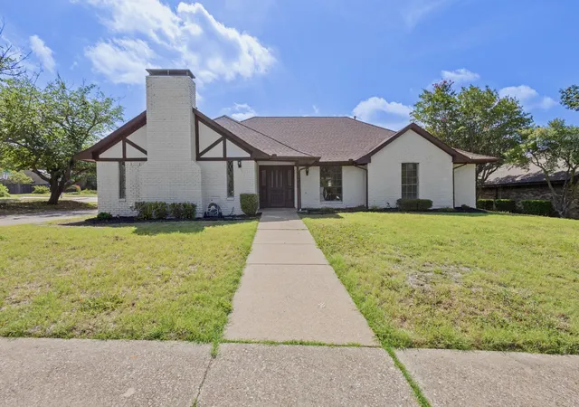 Photo 1 of Single family home for sale at 1724 Cordoba Ct, Plano, TX 75074 | MLS# 21330955 | Listing updated on 2026-09-13