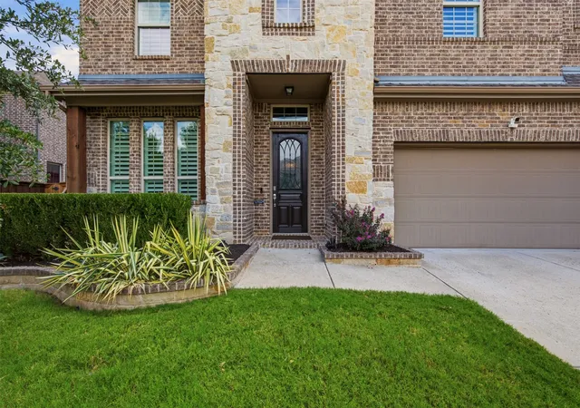 Photo 3 of Sale Pending at 13830 Vera Cruz Rd, Frisco, TX 75035 | MLS# 21329087 | Listing updated on 2026-10-05