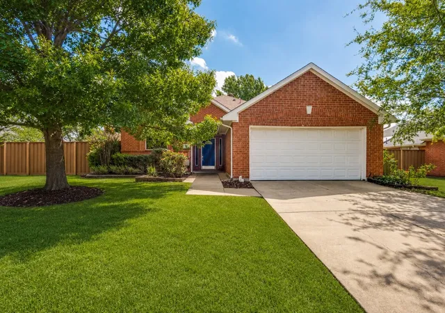 Photo 2 of Single family home for sale at 808 Canyon Valley Dr, Mc Kinney, TX 75071 | MLS# 21329489 | Listing updated on 2026-09-09