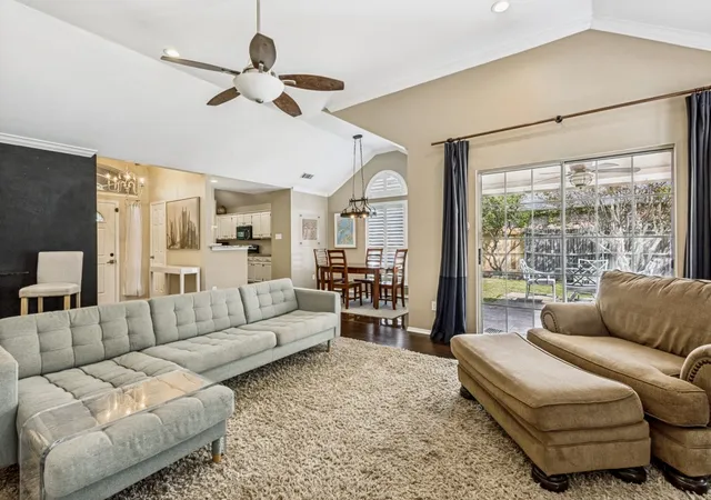 Photo 4 of Single family home for sale at 808 Canyon Valley Dr, Mc Kinney, TX 75071 | MLS# 21329489 | Listing updated on 2026-09-09