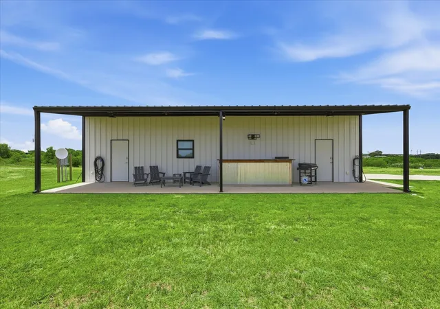 Photo 3 of Sale Pending at 10061 Fm 66, Grandview, TX 76050 | MLS# 21329835 | Listing updated on 2026-10-05