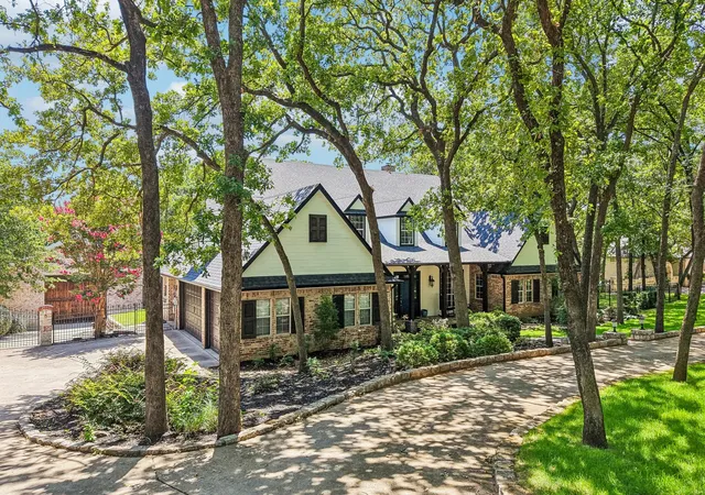 Photo 4 of Sale Pending at 1455 Hickory Ct, Keller, TX 76262 | MLS# 21326145 | Listing updated on 2026-09-11
