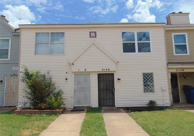 Photo 1 of Sale Pending at 2146 Aspen Dr, Dallas, TX 75227 | MLS# 21325612 | Listing updated on 2026-09-10