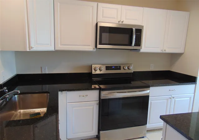 Photo 3 of Sale Pending at 2146 Aspen Dr, Dallas, TX 75227 | MLS# 21325612 | Listing updated on 2026-09-10