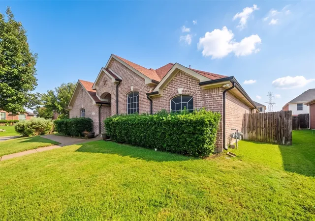 Photo 2 of Sale Pending at 701 Boone Trl, Mansfield, TX 76063 | MLS# 21330529 | Listing updated on 2026-09-08
