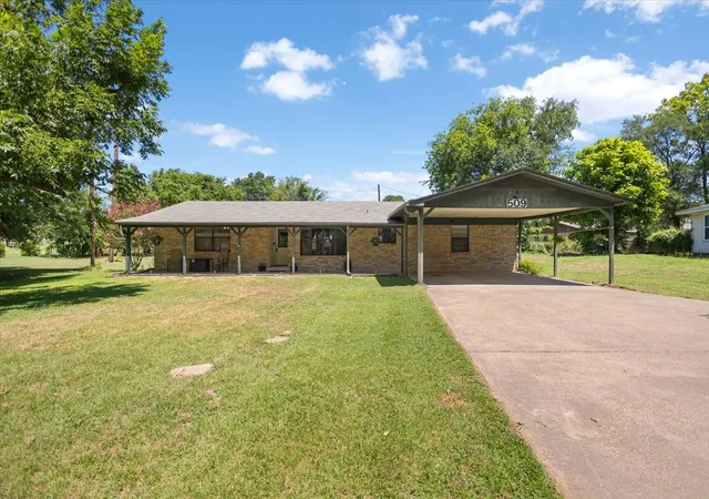 Photo 1 of Sale Pending at 509 Penny Ln, Lindale, TX 75771 | MLS# 21331154 | Listing updated on 2026-07-28