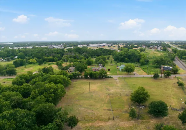 Photo 3 of Sale Pending at 4112 Pecan Ln, Waco, TX 76705 | MLS# 21329580 | Listing updated on 2026-08-02