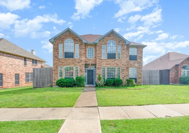 Photo 1 of Single family home for sale at 1305 Barclay Dr, Carrollton, TX 75007 | MLS# 21331201 | Listing updated on 2026-09-08