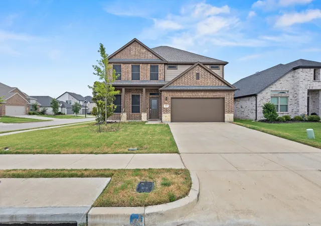 Photo 2 of Sale Pending at 652 Congressional Ave, Red Oak, TX 75154 | MLS# 21331363 | Listing updated on 2026-09-07