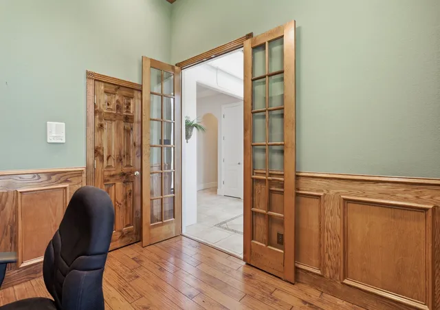Photo 4 of Sale Pending at 5030 Monroe Ct, Midlothian, TX 76065 | MLS# 21330603 | Listing updated on 2026-09-21